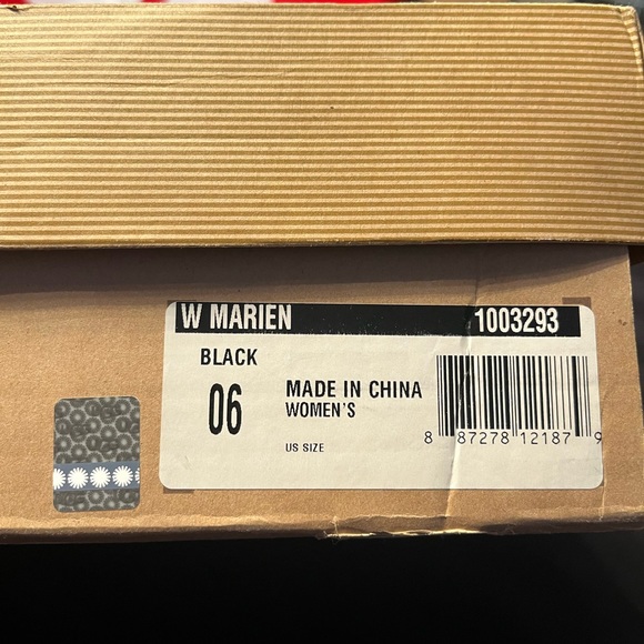 NIB UGG boots - Picture 8 of 9